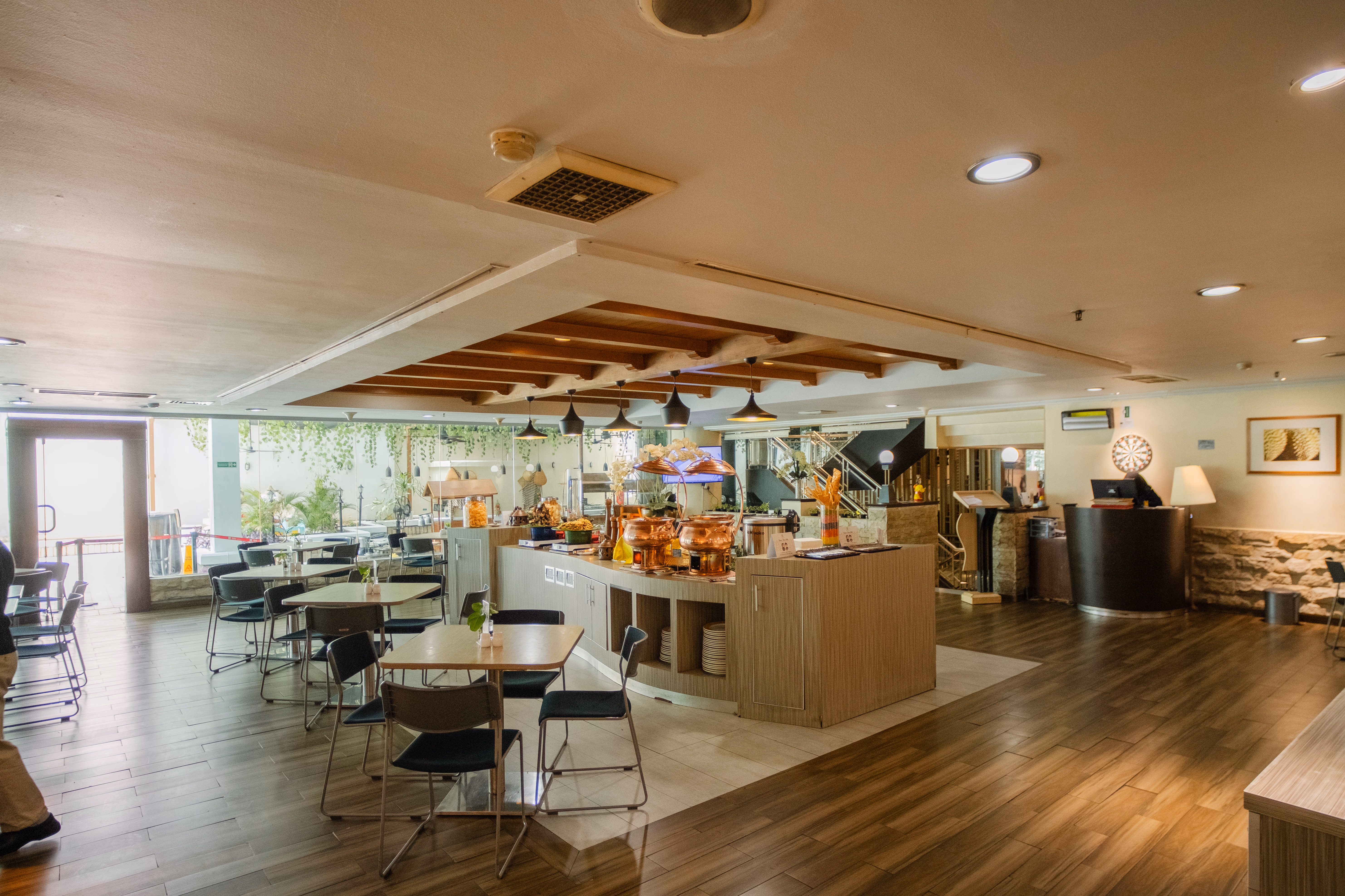 Tamarin Hotel Jakarta Buffet Resto